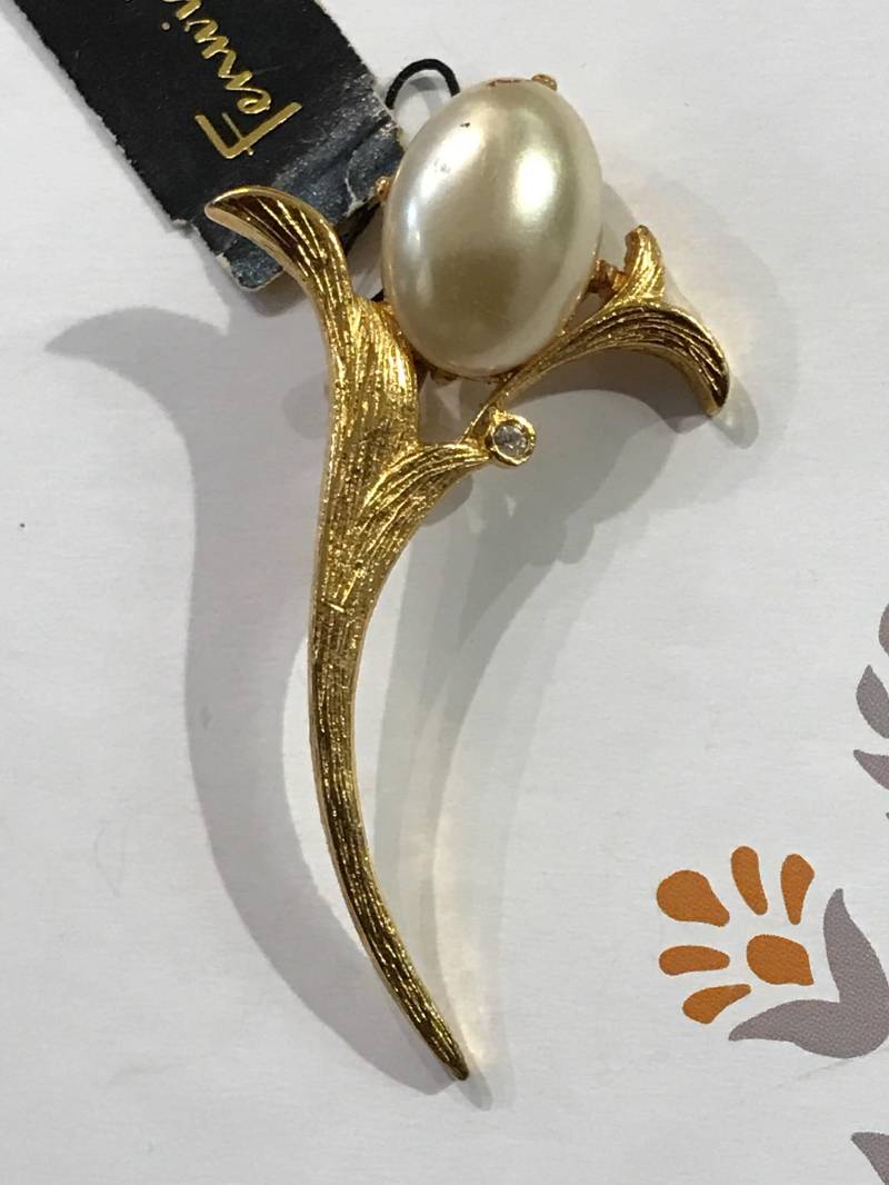 Vintage Florale Ovale Kunstperlen-Brosche - 1960Er-Jahre-Blumen-Fenwick-Brosche von NeverOutOfDate