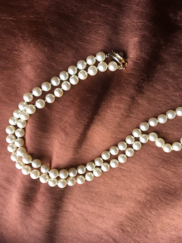 Vintage Kunstperlen - Kunstperlenkette Mit Goldfarbenem Blumenkastenverschluss 1980Er Jahre Hochzeitshalskette von NeverOutOfDate