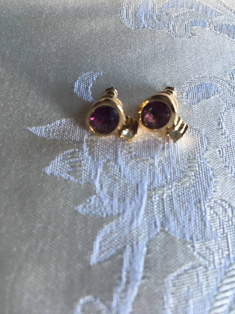 Vintage Ohrstecker Aus Vergoldetem Metall Mit Amethystglas Und Klarem Glas Strass Kristalle 1960Er Jahre von NeverOutOfDate