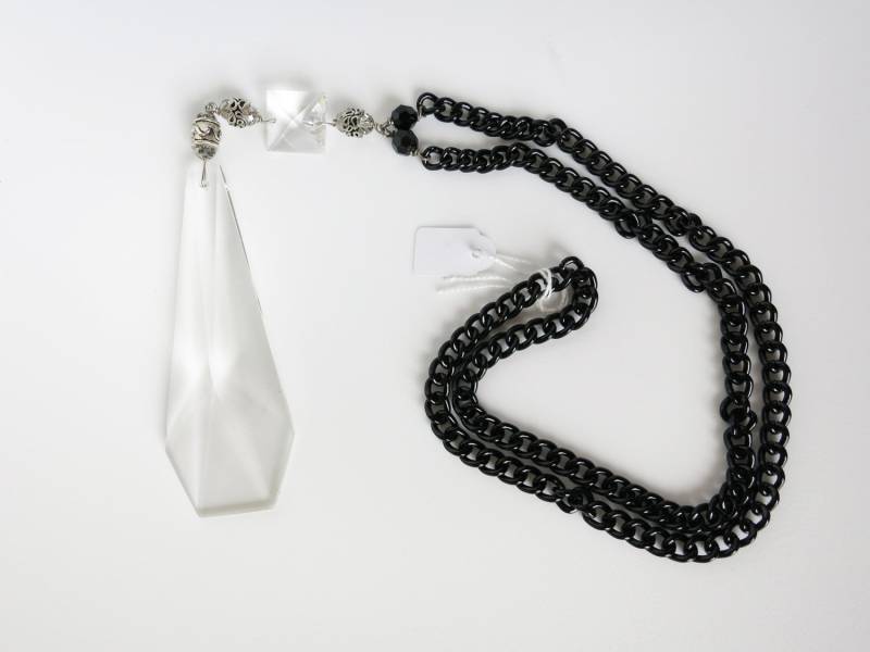 Schwarz Beschichtet Kette Mit Alten Und Antiken Silber Kristalle Schwarz Beschichtet Kette Mit Alten Und Antiken Silber Kristalle von NeverWithout