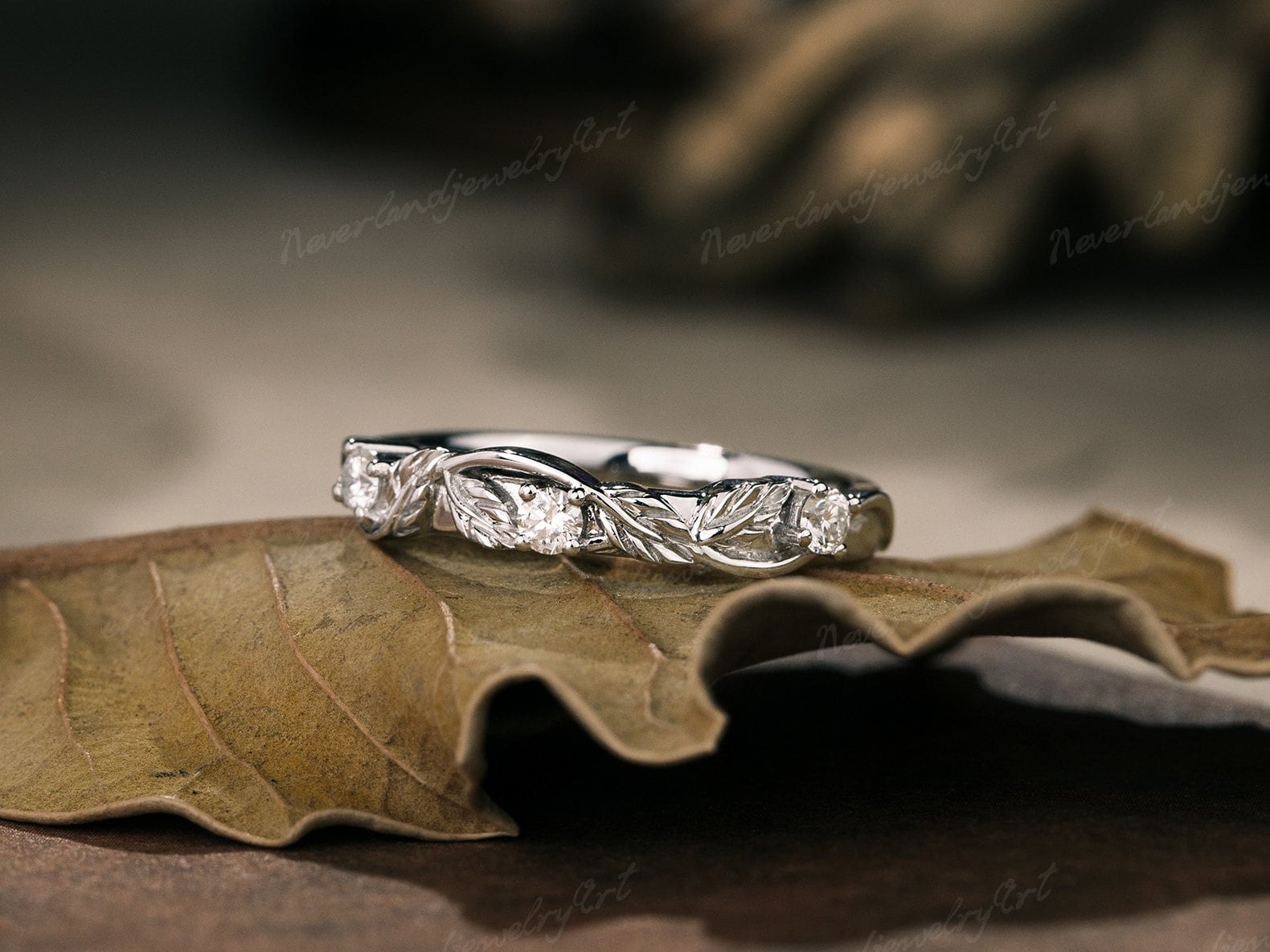 Vintage Weißgold-Diamant-Ehering, Von Der Natur Inspirierte Blätter, Gravierter, Gerader Verlobungsring, Einzigartiger Handgefertigter Ring Mit von NeverlandjewelryArt