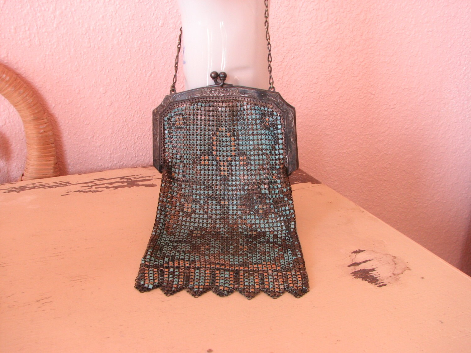 Art Deco Netztasche Mit Blauer Und Pfirsichfarbener Emaille Art Deco Netztasche Mit Blauer Und Pfirsichfarbener Emaille von NevermoreAntiques