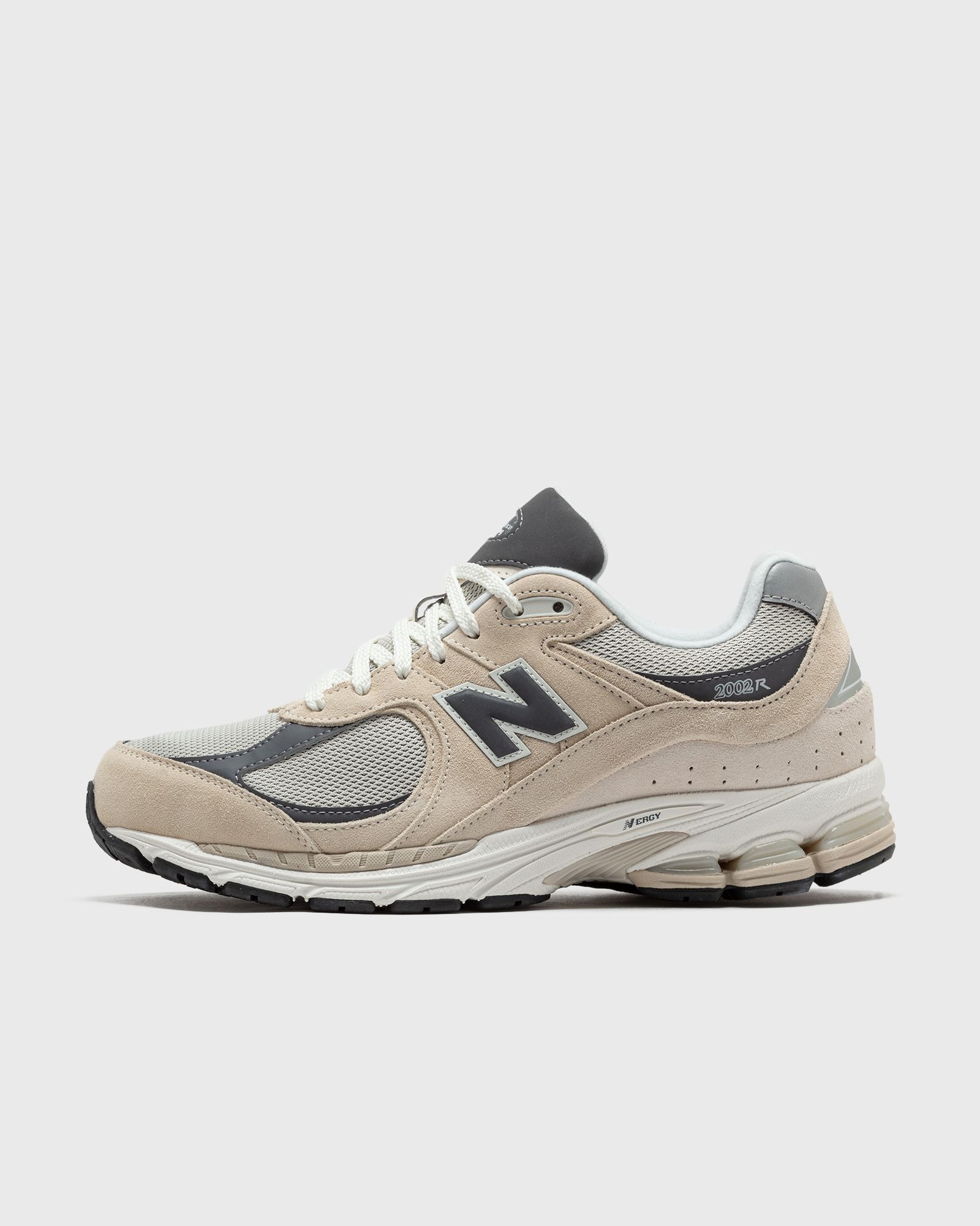 New Balance 2002 men Lowtop beige in Größe:37,5 von New Balance