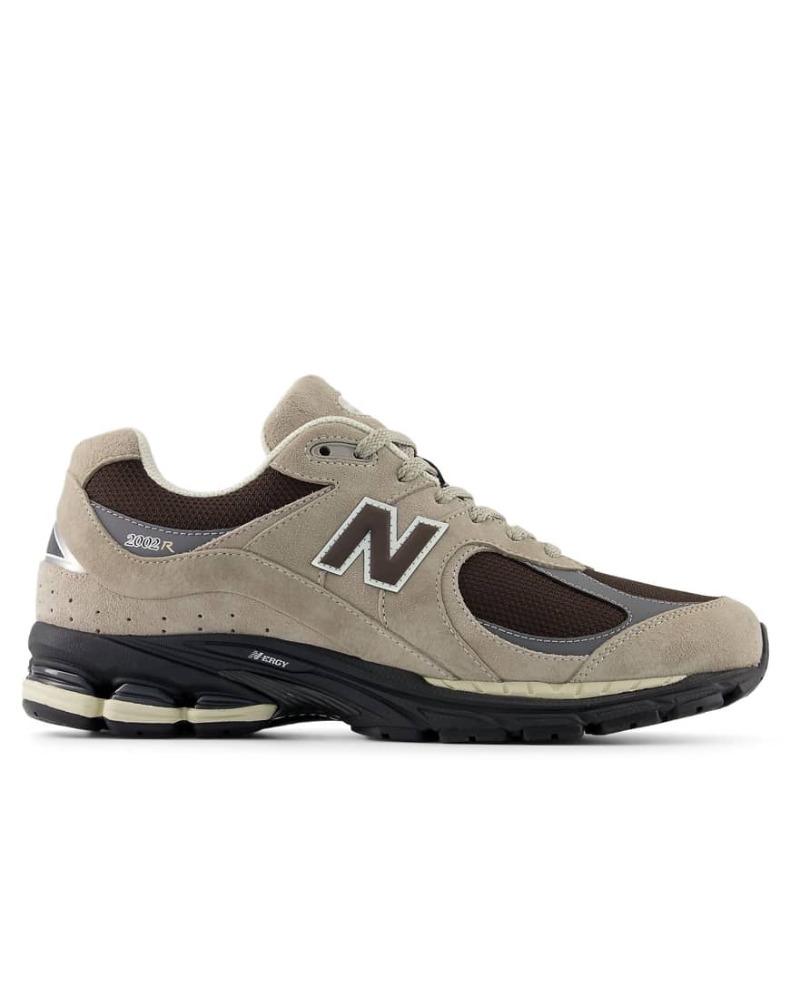 New Balance - 2002R - Sneaker in Taupe-Schwarz von New Balance