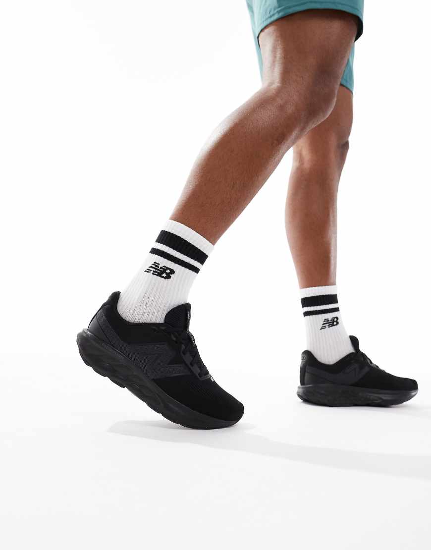 New Balance - 520 - Laufschuhe in Triple-Schwarz von New Balance