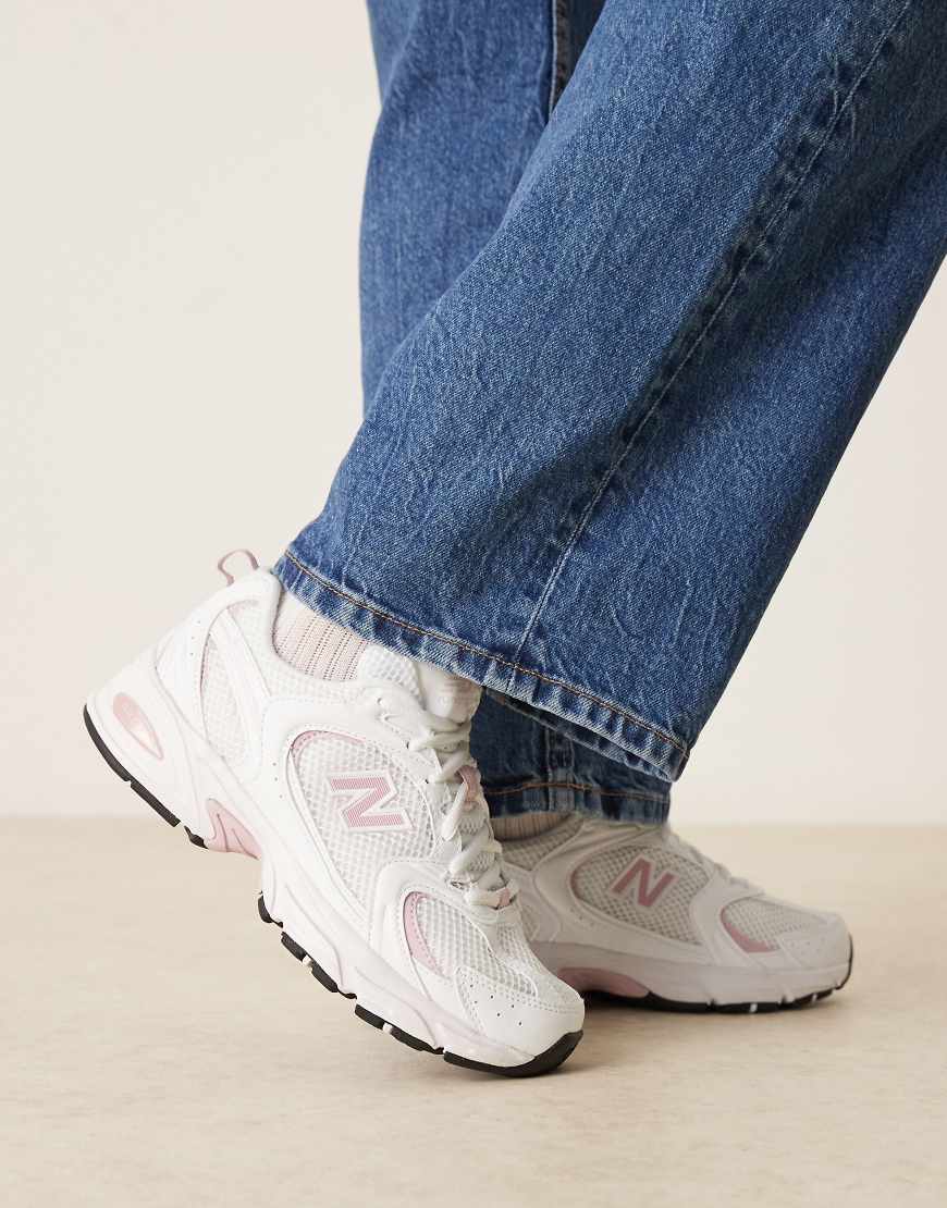 New Balance - 530 - Unisex-Sneaker in Weiß und Rosa von New Balance