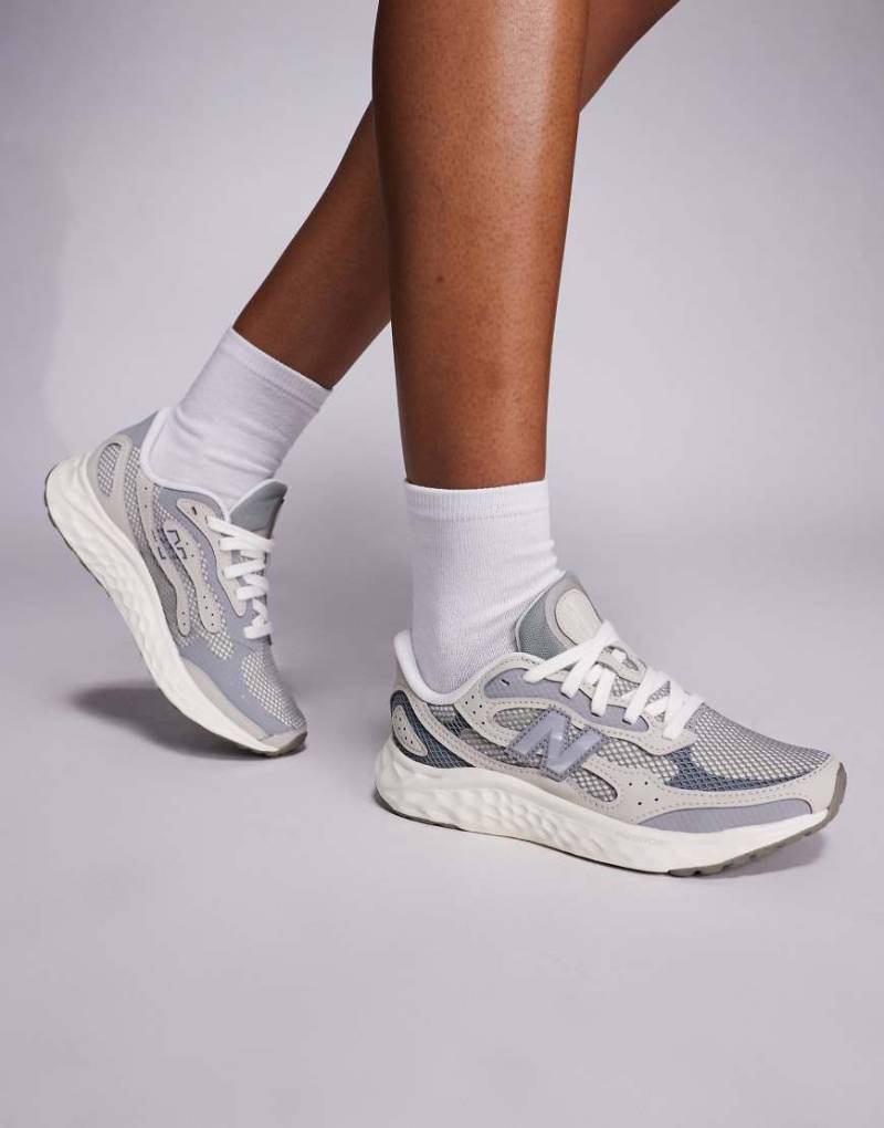 New Balance - Arishi - Lauf-Sneaker in Grau von New Balance