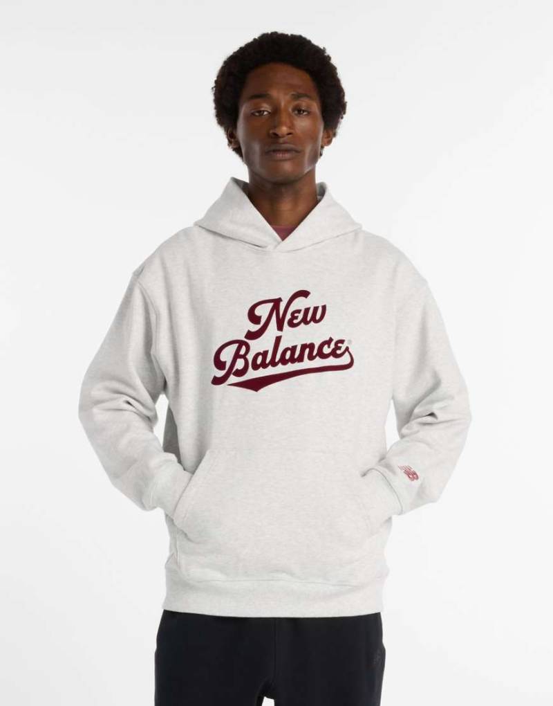 New Balance - Athletics Legacy - Kapuzenpullover in Hellgrau von New Balance