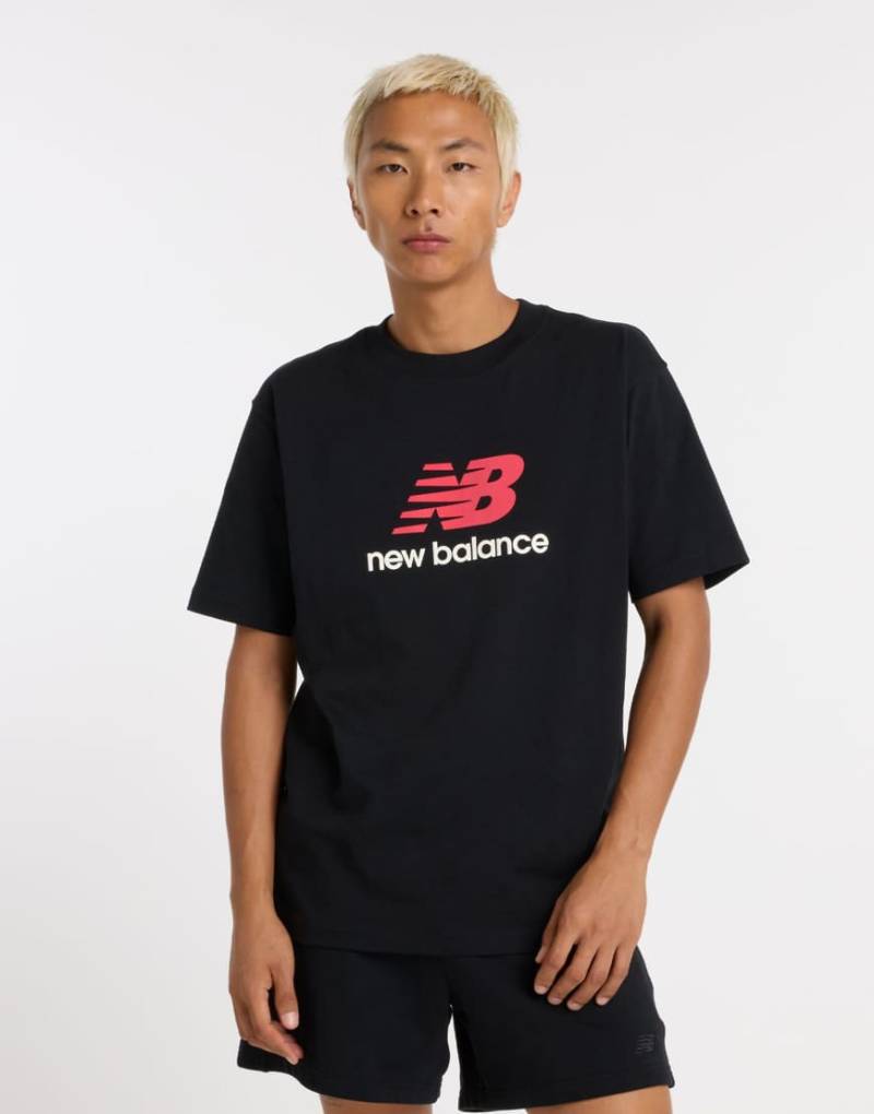 New Balance - Athletics - T-Shirt in Schwarz mit Logo von New Balance