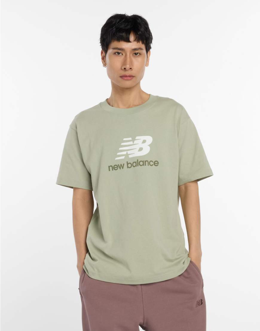 New Balance Athletics T-Shirt mit Logo und Schlangenmuster-Grün von New Balance
