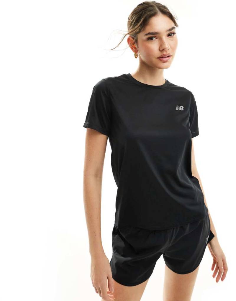 New Balance - Sport Essential - T-Shirt in Schwarz von New Balance