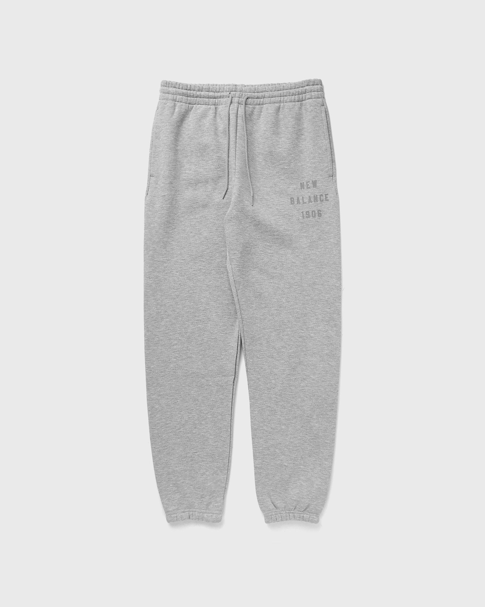 New Balance Fleece Graphic Jogger men Sweatpants grey in Größe:L von New Balance