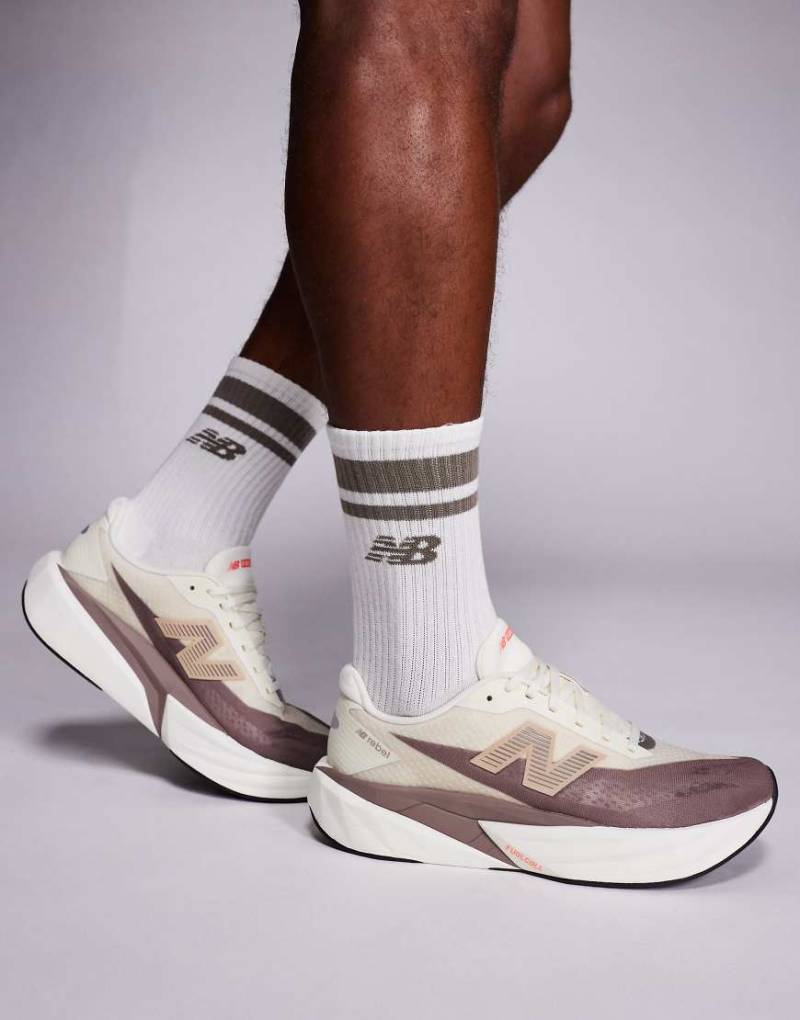 New Balance - FuelCell Rebel V5 - Lauf-Sneaker für Herren in Braun und Beige-Neutral von New Balance