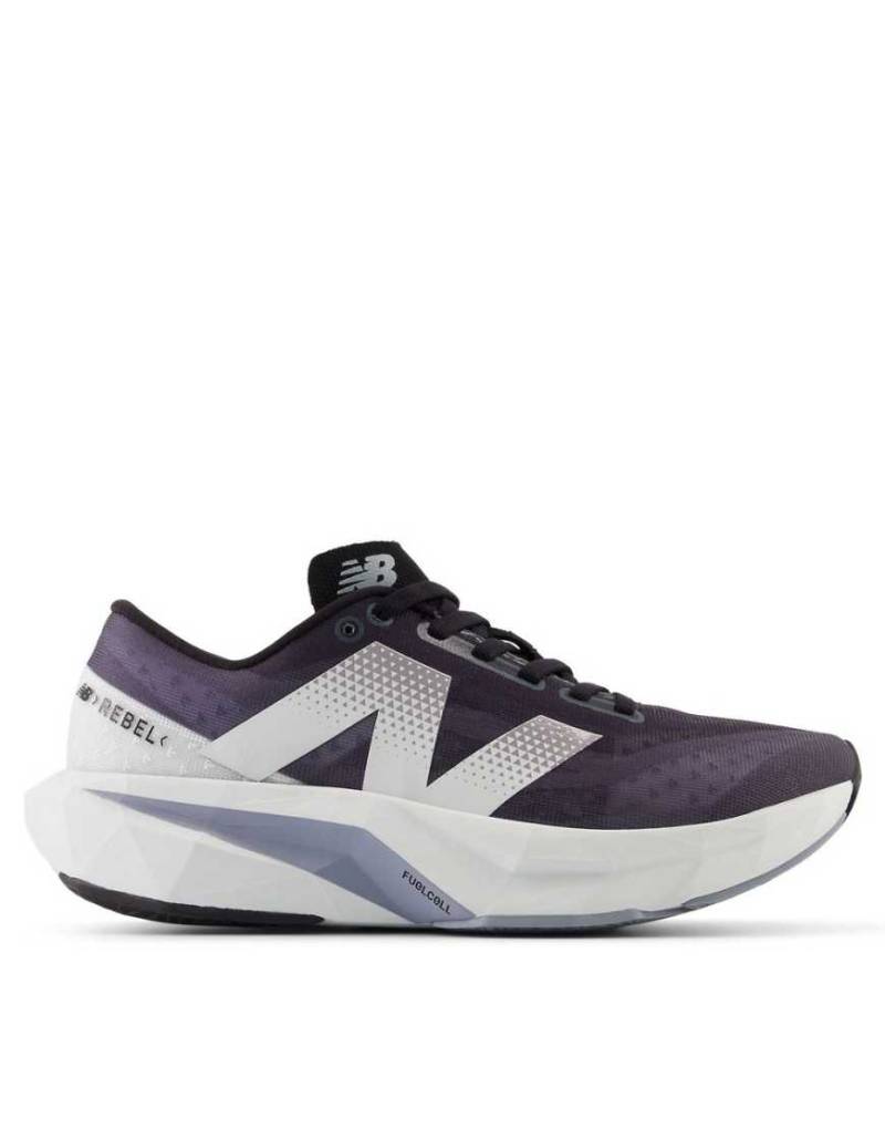 New Balance - Fuelcell Rebel V4 - Laufsneaker in Grau von New Balance
