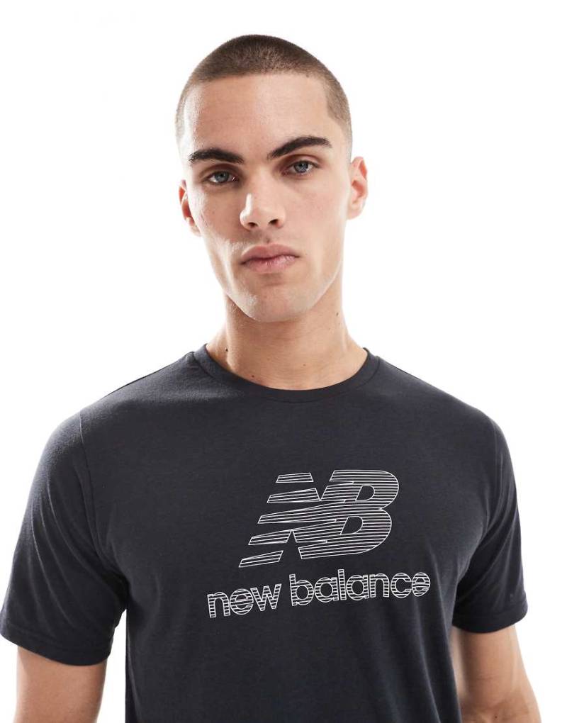 New Balance - Heathertech - T-Shirt in Schwarz mit Logo von New Balance