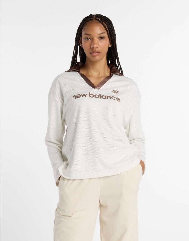 New Balance - Langärmliges T-Shirt in Wollweiß aus Jersey mit Netzstoff von New Balance