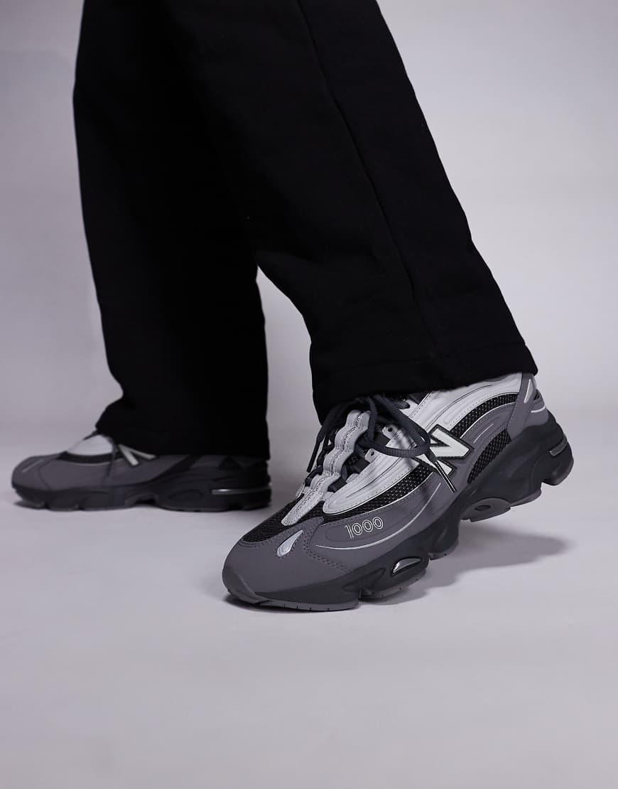 New Balance - M1000 - Unisex-Sneaker in Grau und Schwarz von New Balance