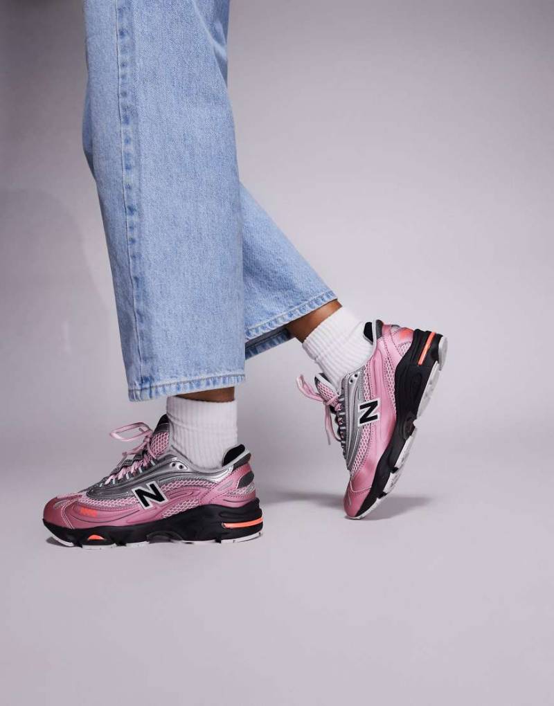 New Balance - M1000 - Unisex - Sneaker in Rosa und Silber von New Balance