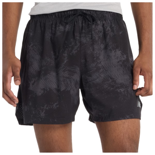 New Balance - RC Printed Short 5'' - Laufshorts Gr XL grau von New Balance