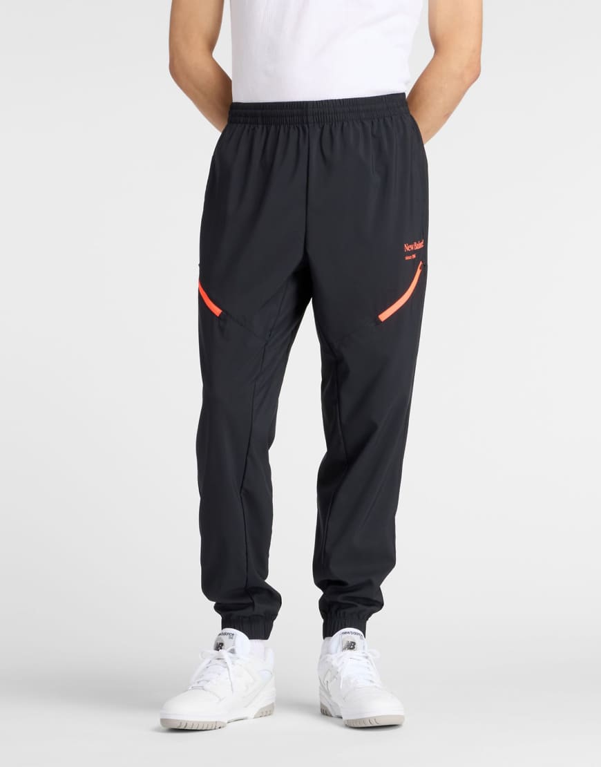 New Balance - Reimagined - Gewebte Jogginghose in Schwarz von New Balance
