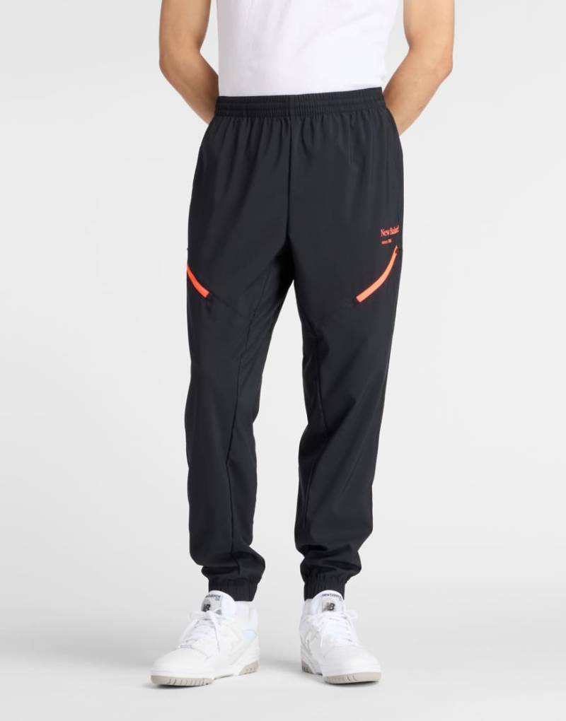 New Balance - Reimagined - Gewebte Jogginghose in Schwarz von New Balance