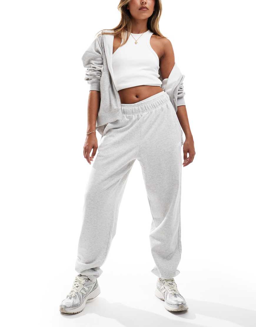 New Balance - Sport Essentials - Jogginghose in Grau aus French Terry von New Balance