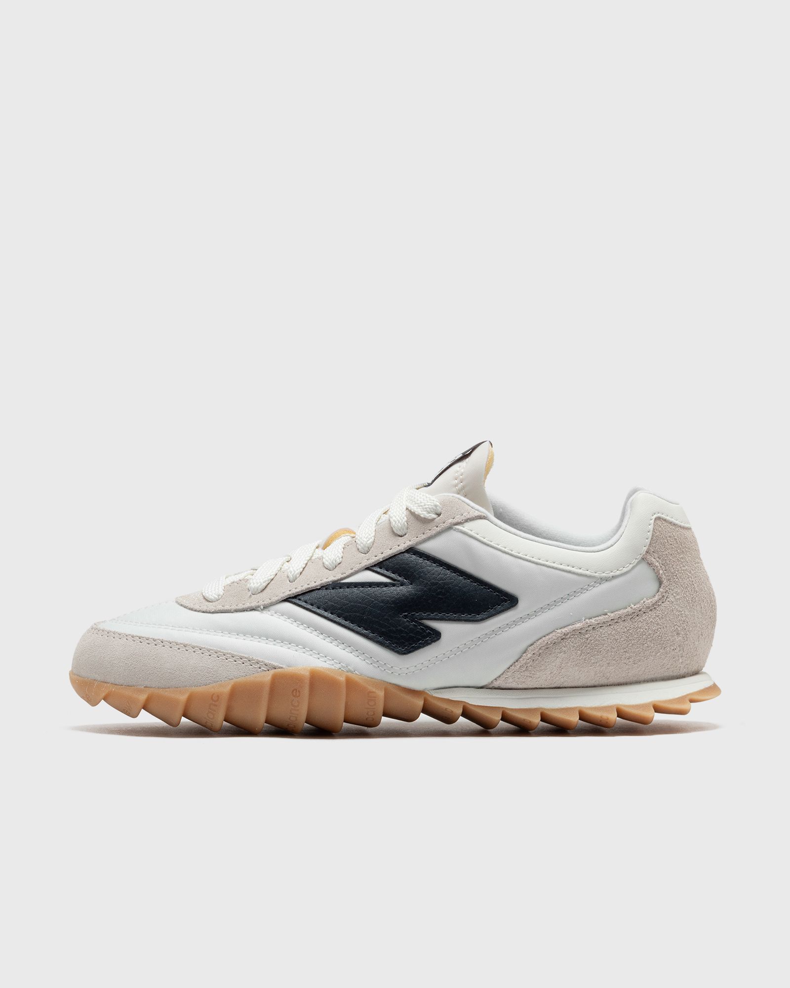 New Balance URC30 women Lowtop white|beige in Größe:38 von New Balance