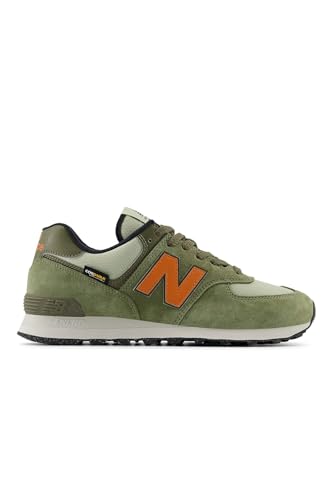 New Balance Unisex-Adult 574 V2 Season Sneaker, Dark Olivine/Infield Clay/Black, 7.5 Wide Women/6 Men von New Balance
