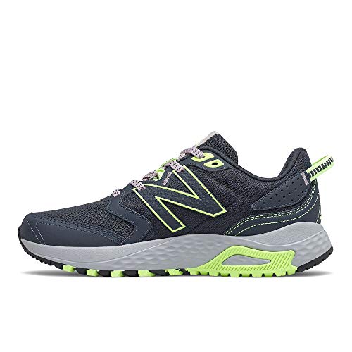 New Balance Women's 410 V7 Trail Running Shoe, Outer Space/Logwood/Black, 8 Wide von New Balance