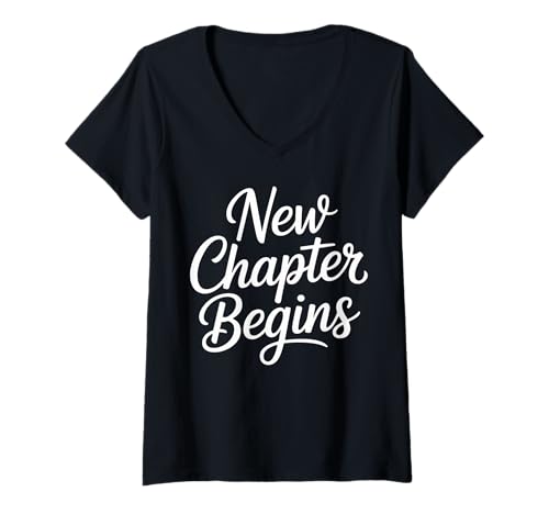 Damen Neues Kapitel beginnt Inspirierende Kleidung für Absolventen T-Shirt mit V-Ausschnitt Damen Neues Kapitel beginnt Inspirierende Kleidung für Absolventen T-Shirt mit V-Ausschnitt von New Chapter Begins Inspirational Designs for Life