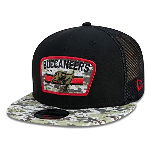 New Era 9Fifty Salute to Service Buccaneers Cap Basecap Baseballcap Flat Brim Snapback NFL-Cap Damen/Herren - Snapback, mit Schirm Herbst-Winter Winter - One Size schwarz New Era 9Fifty Salute to Service Buccaneers Cap Basecap Baseballcap Flat Brim Snapback NFL-Cap Damen/Herren - Snapback, mit Schirm Herbst-Winter Winter - One Size schwarz von New Era