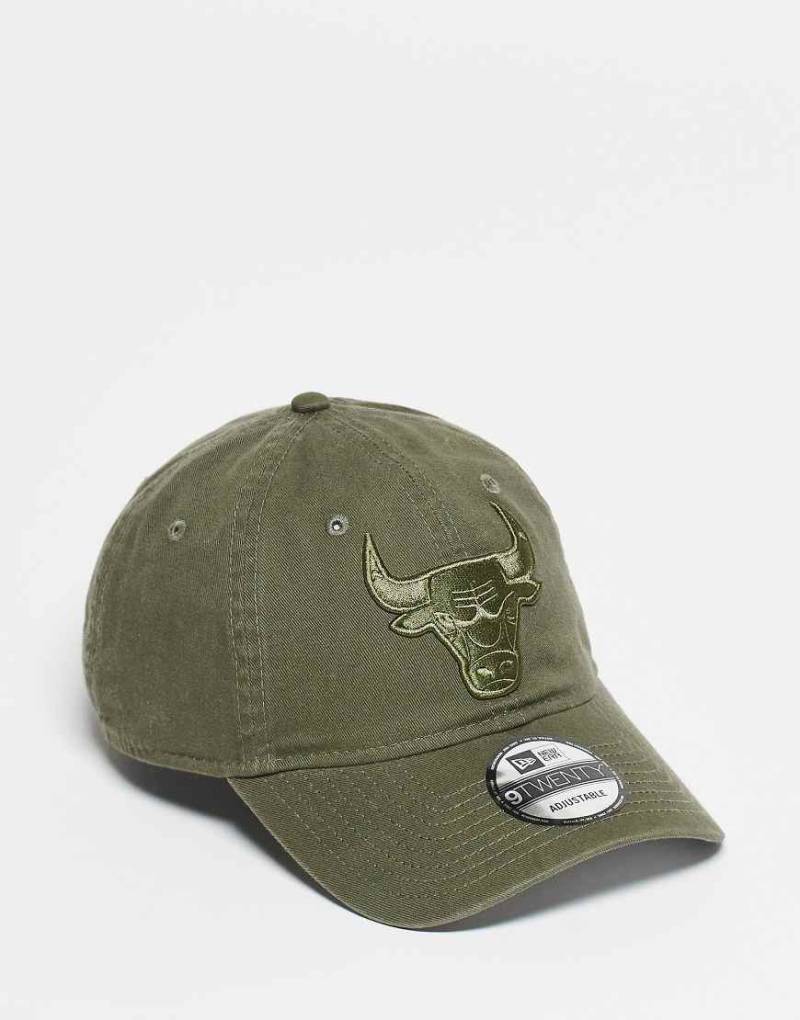 New Era - Chicago Bulls 9Twenty - Farblich abgestimmte Kappe in Khaki-Grün von New Era