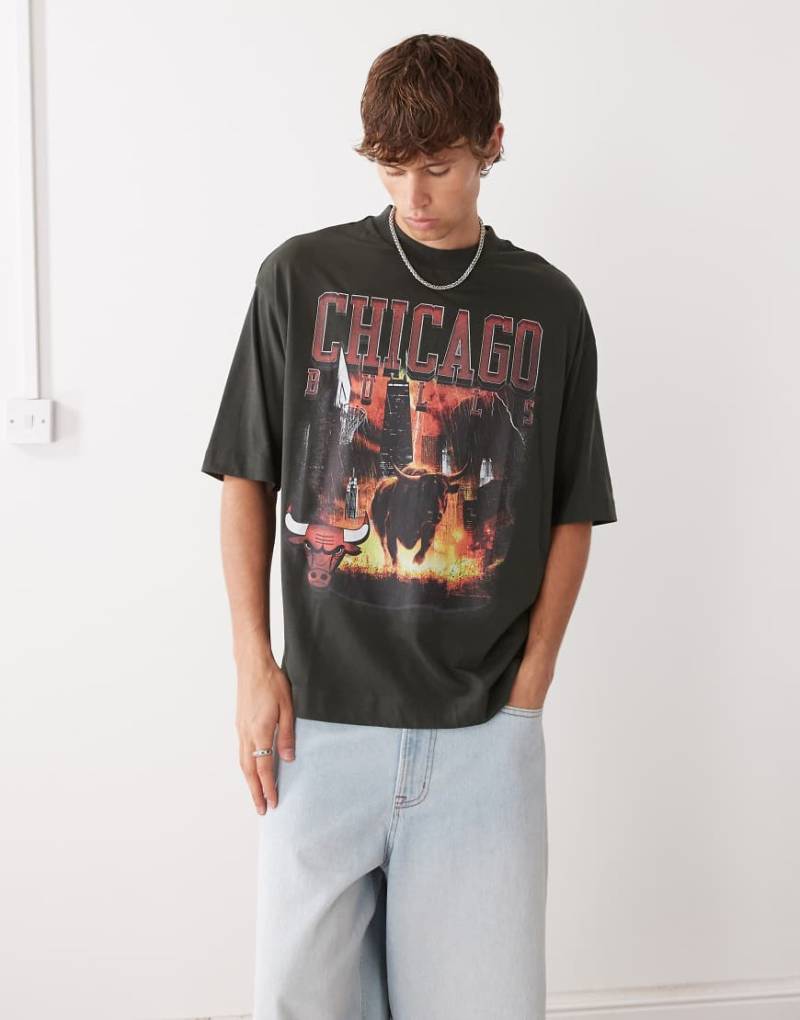 New Era - Chicago Bulls - Oversize-T-Shirt in verwaschenem Schwarz von New Era