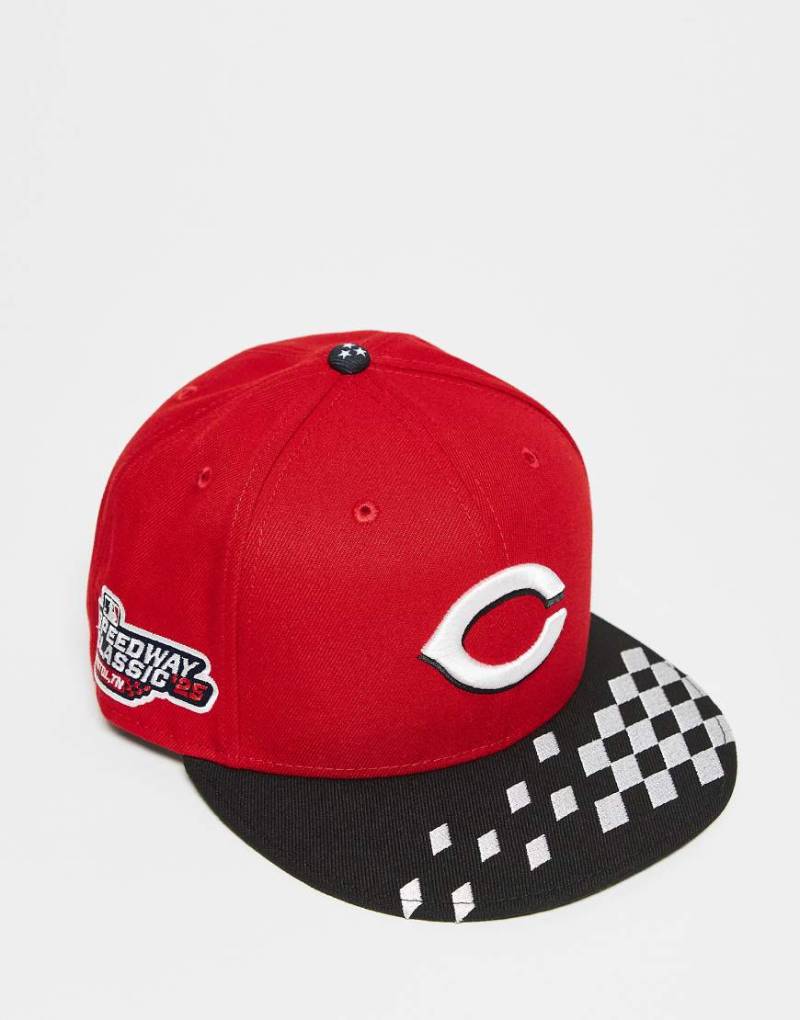 New Era - Cincinnati Red 9Fifty - Kappe in Rot mit kariertem Detail von New Era