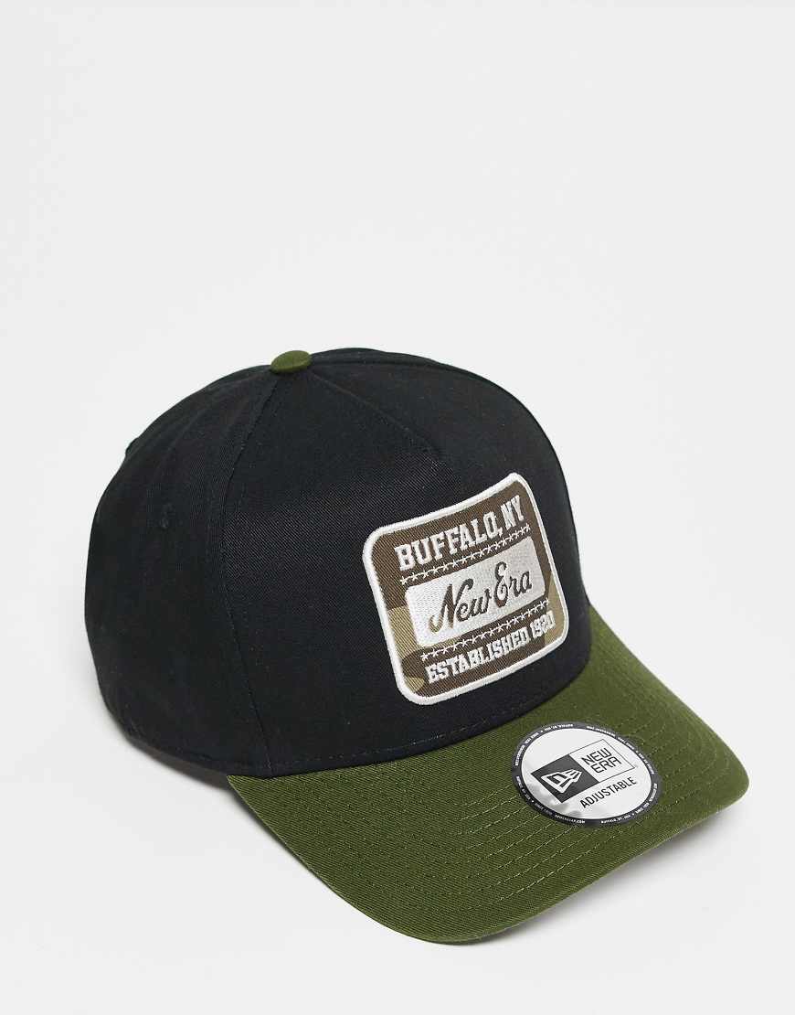 New Era - E-Frame - Kappe in Schwarz mit Kontrast-Schirm in Khaki und Patch-Logo mit Military-Muster-Bunt von New Era