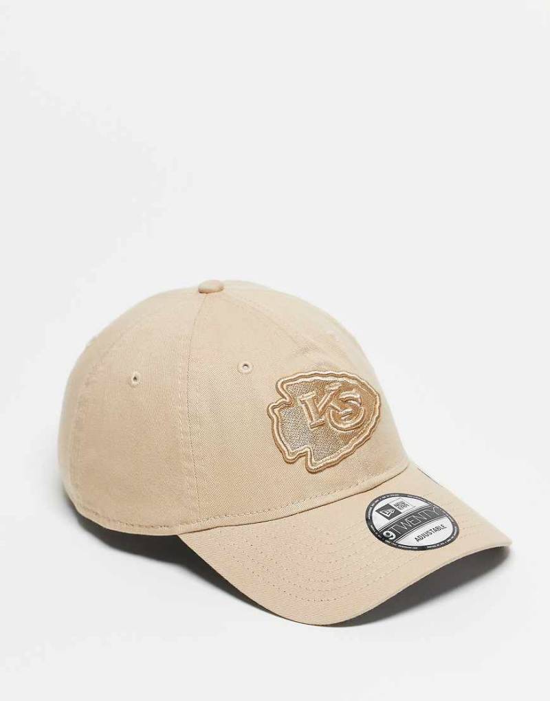 New Era - Kansas City Chiefs 9Twenty - Kappe mit farblich abgestimmtem Logo in Beige-Neutral von New Era