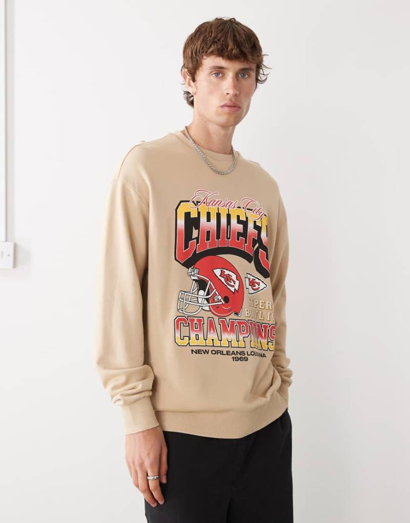 New Era - Kansas City Chiefs - Oversize-Sweatshirt in Beige-Neutral von New Era
