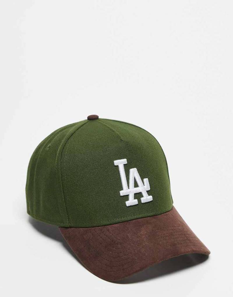 New Era - LA Dodgers E Frame - Kappe in Grün mit kontrastierendem Schirm aus Wildleder in Braun-Bunt New Era - LA Dodgers E Frame - Kappe in Grün mit kontrastierendem Schirm aus Wildleder in Braun-Bunt von New Era