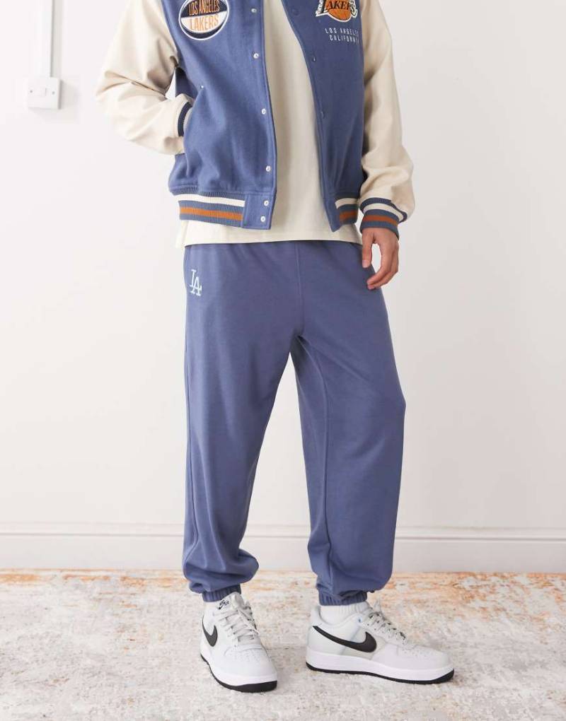 New Era - LA Dodgers - Jogginghose in Blau mit kleinem Logo von New Era
