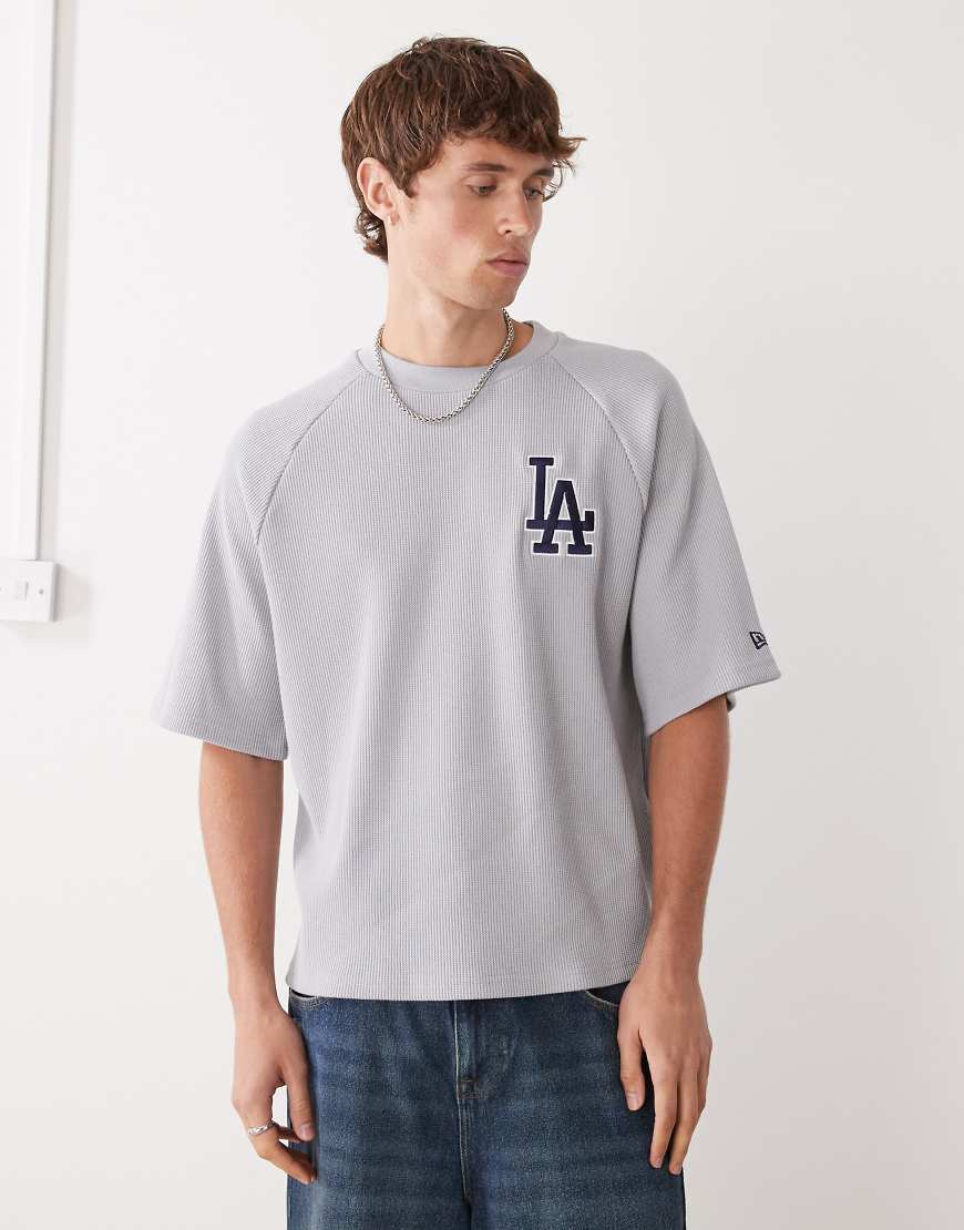 New Era - LA Dodgers - Oversize-T-Shirt in Grau mit Waffelstruktur-Weiß von New Era