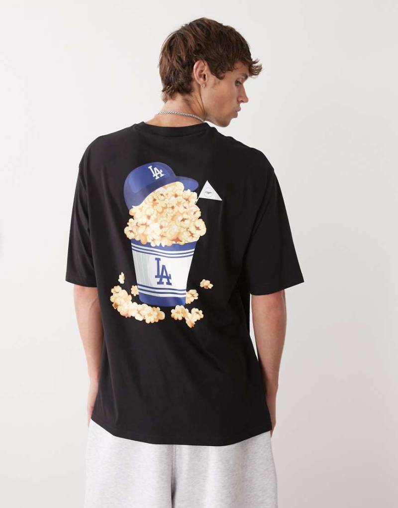 New Era - LA Dodgers - Oversize-T-Shirt in Schwarz mit Essens-Print-Bunt von New Era