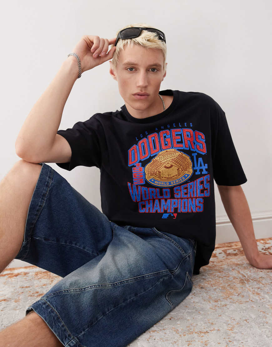 New Era - LA Dodgers - T-Shirt in Marineblau mit „World Series"-Motiv New Era - LA Dodgers - T-Shirt in Marineblau mit „World Series"-Motiv von New Era