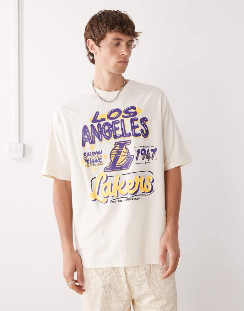 New Era - LA Lakers - Oversize-T-Shirt in Weiß von New Era