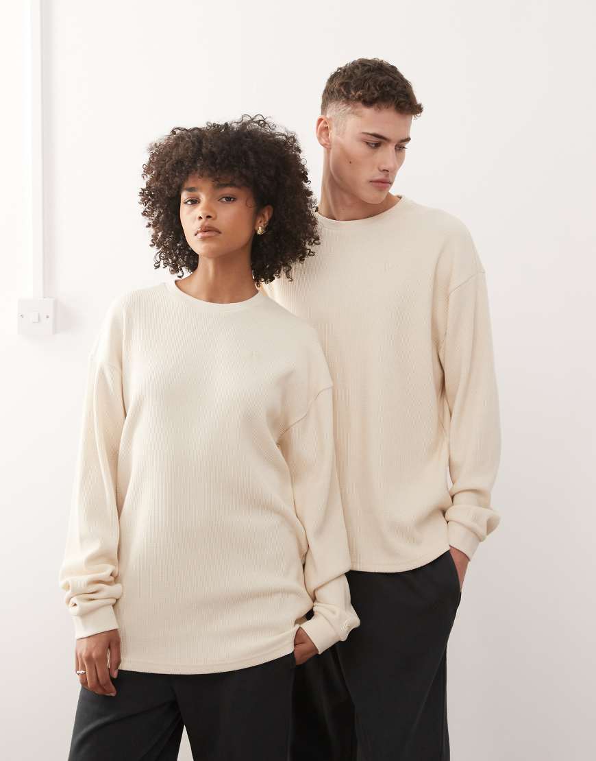 New Era - Langärmliges T-Shirt in Creme mit Waffelstruktur und Flaggenlogo-Weiß von New Era