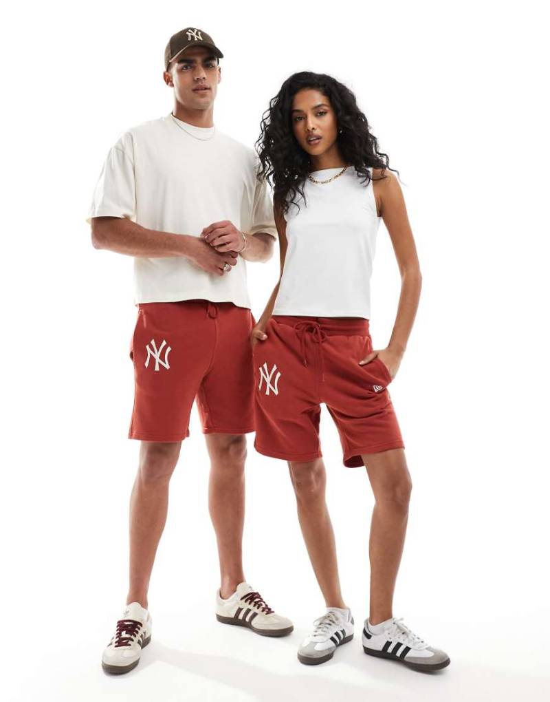 New Era - NY Yankees - Unisex-Sweatshorts in Rot mit Logo von New Era