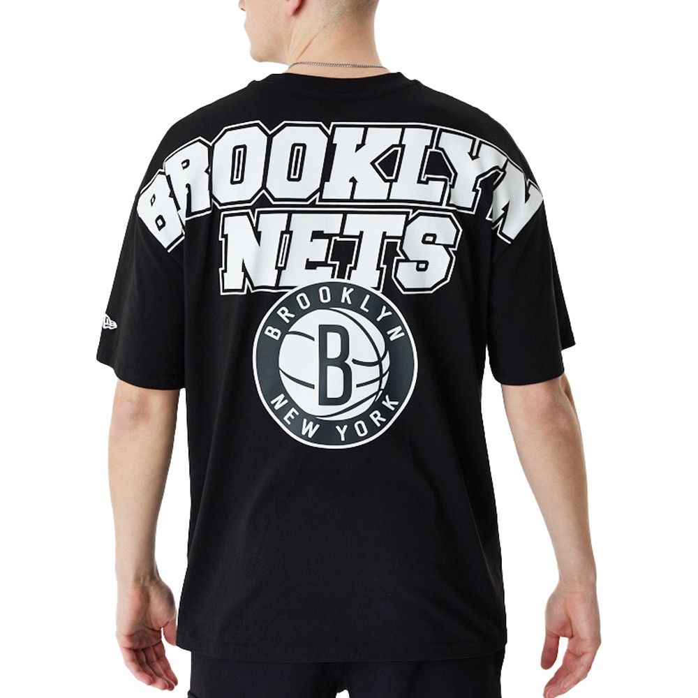 New Era NBA Oversized Shirt - BACKPRINT Brooklyn Nets von New Era