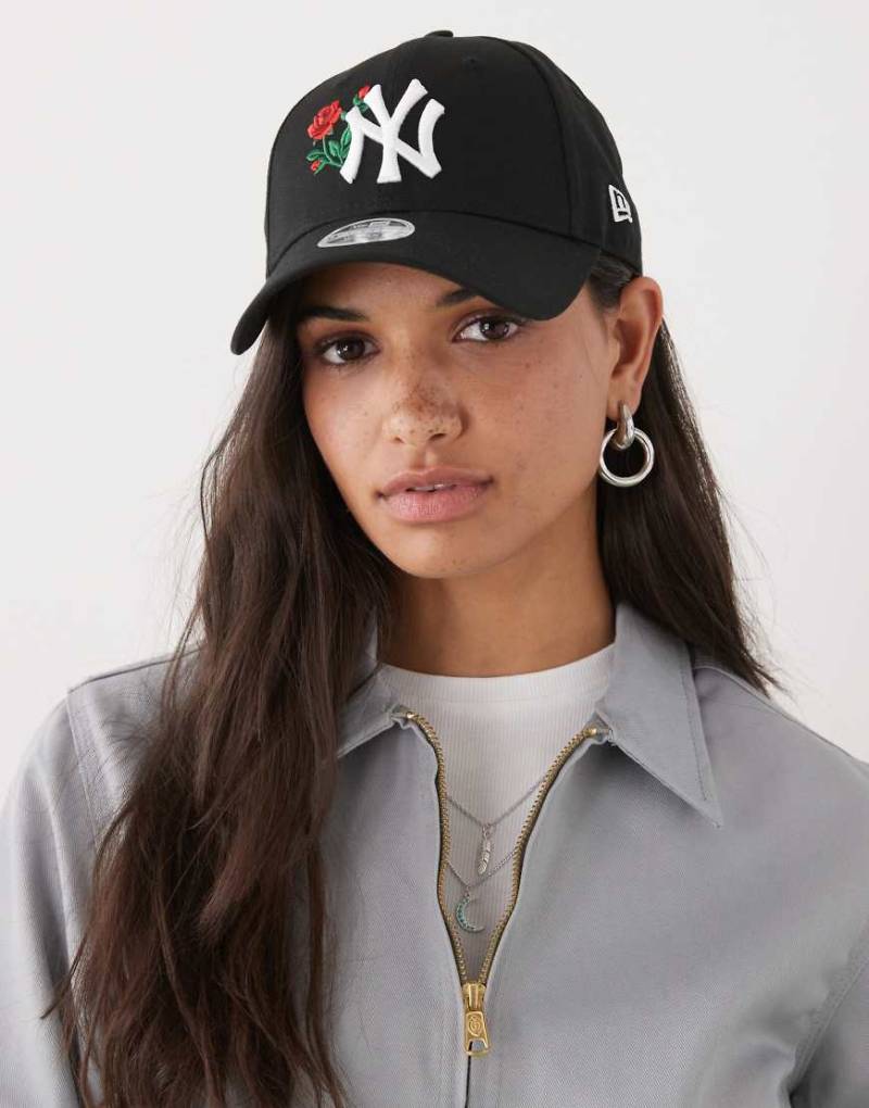 New Era - NY Yankees 9Forty - Damen-Kappe in Schwarz mit Rosen-Logo New Era - NY Yankees 9Forty - Damen-Kappe in Schwarz mit Rosen-Logo von New Era