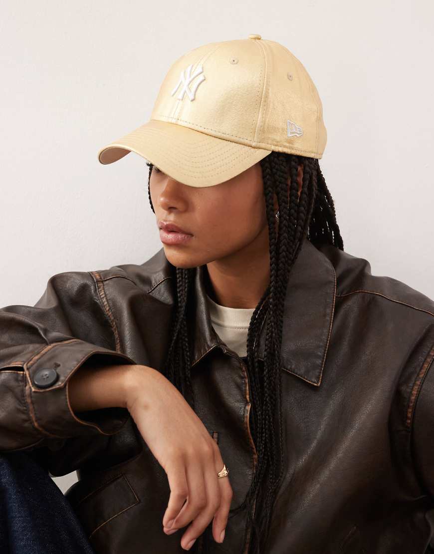 New Era - NY Yankees 9Forty - Damenkappe in Metallic-Gold-Goldfarben von New Era