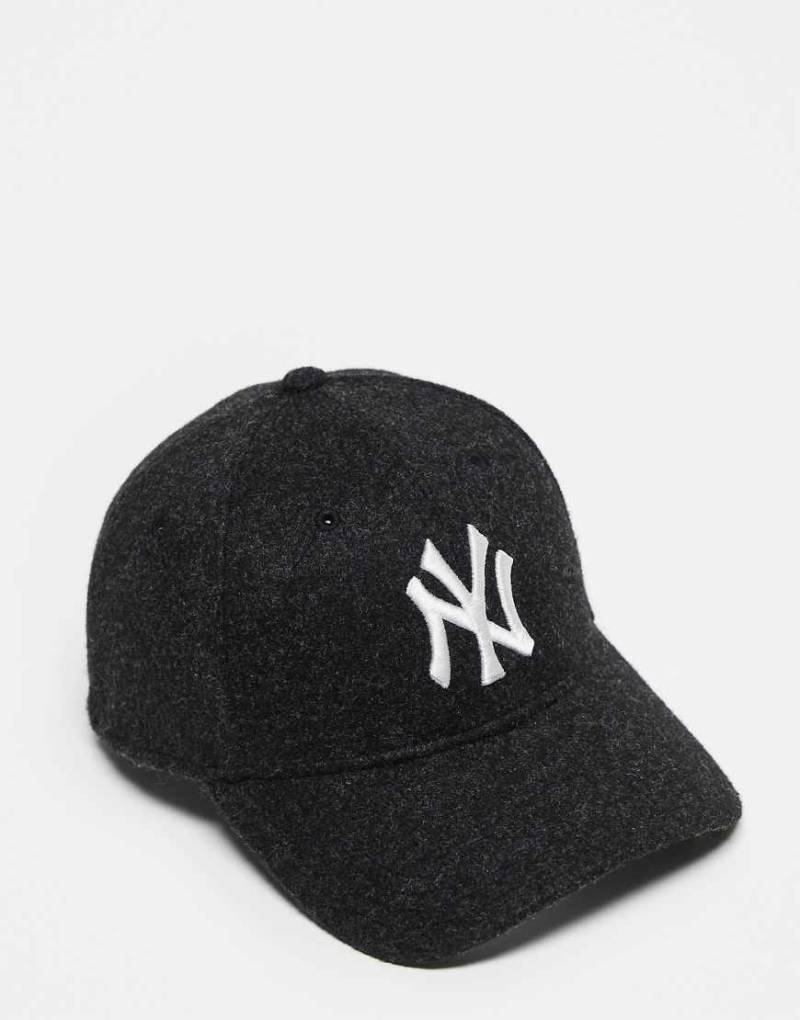 New Era - NY Yankees 9Forty - Kappe in Melton-Wolloptik in Schwarz von New Era