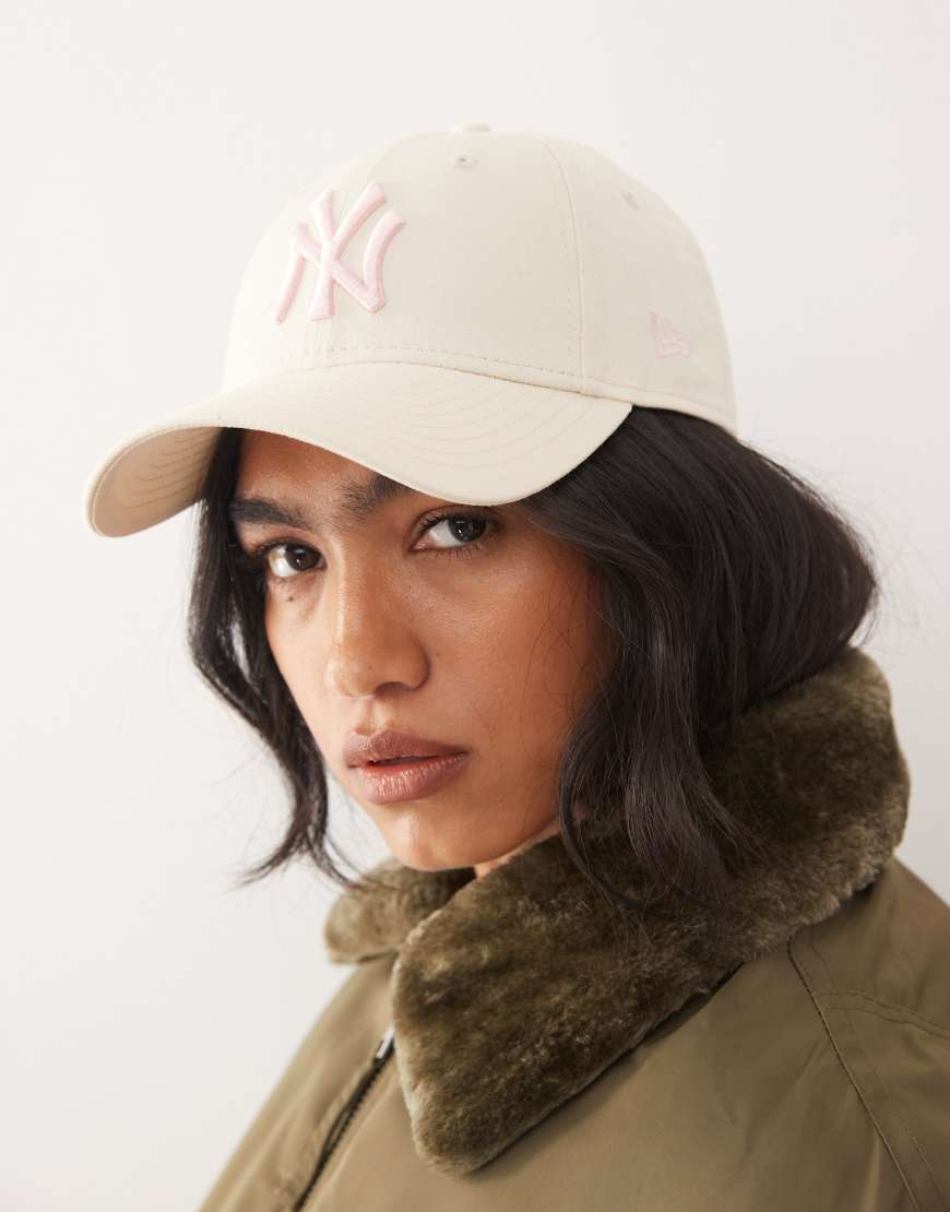 New Era - NY Yankees 9forty - Damen-Kappe in Cremeweiß von New Era